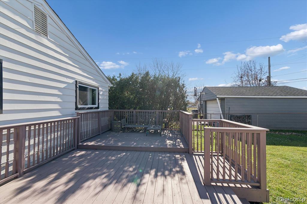 25898 Fairgrove Street, Woodhaven, MI 48183 — Photo 32