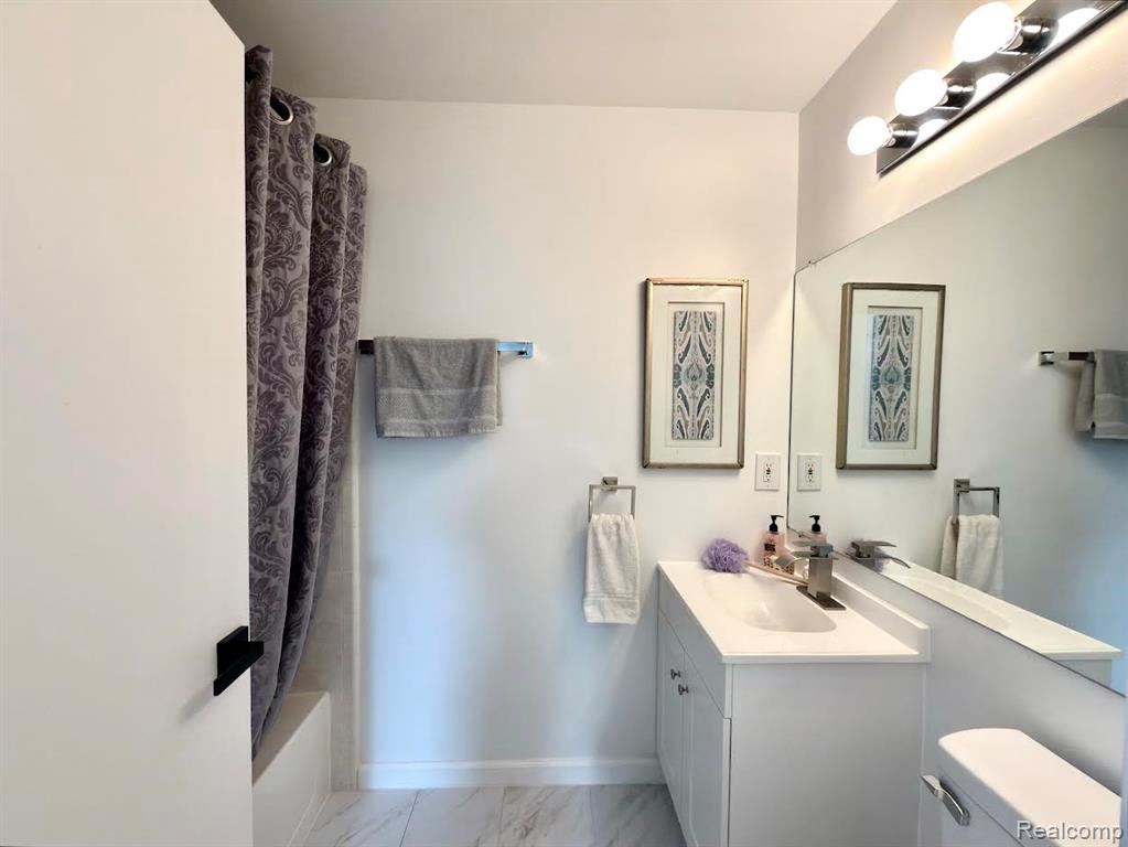 4973 Danbury Drive, Troy, MI 48085 — Photo 57