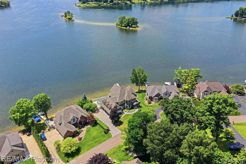 997 Thompson Shore Drive, Howell, MI 48843 — Photo 84