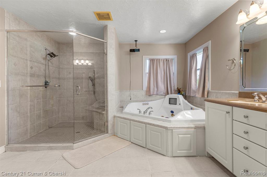 2732 Carric Court, Jackson, MI 49201 — Photo 20