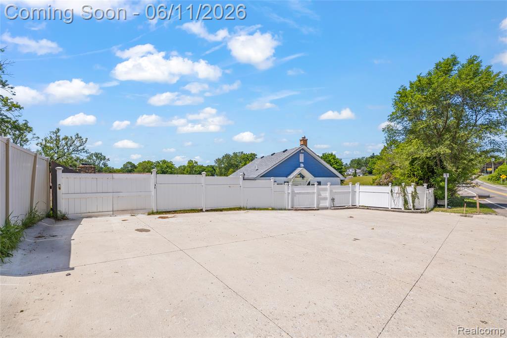 4661 Sashabaw Road, Waterford, MI 48329 — Photo 37