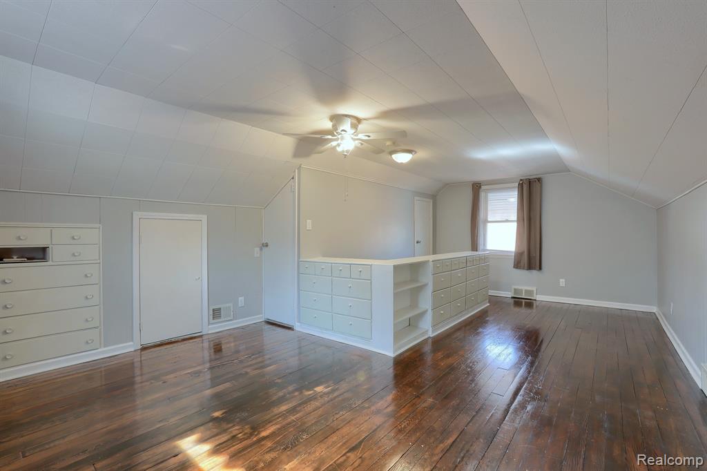 539 FARNHAM Avenue, Lincoln Park, MI 48146 — Photo 11