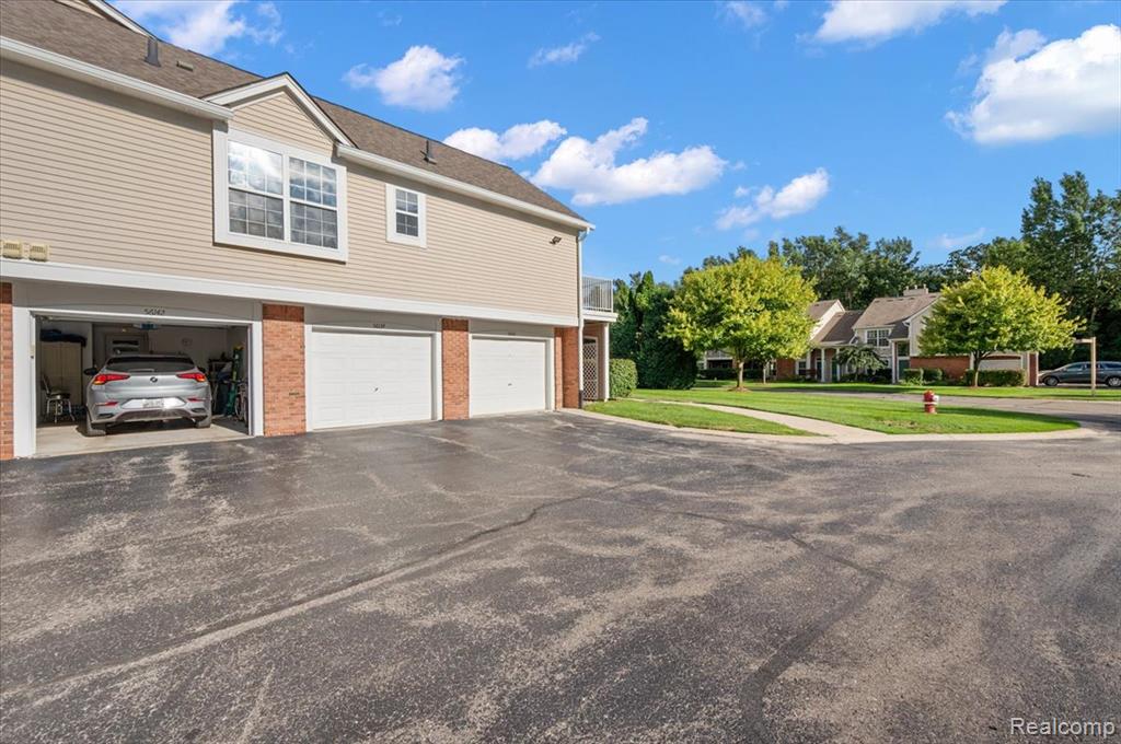 56150 Chesapeake Trail, Shelby Twp, MI 48316 — Photo 37