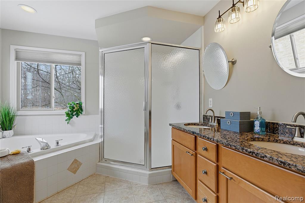 46448 Leanna Drive, Macomb, MI 48044 — Photo 21