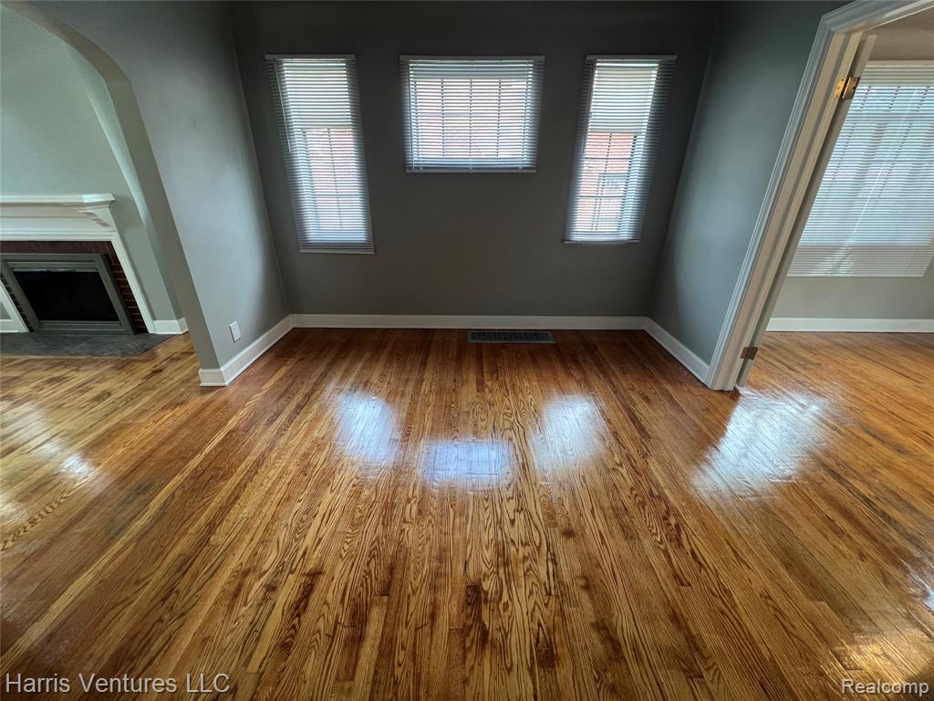 9527 E Outer Drive, Detroit, MI 48213 — Photo 11