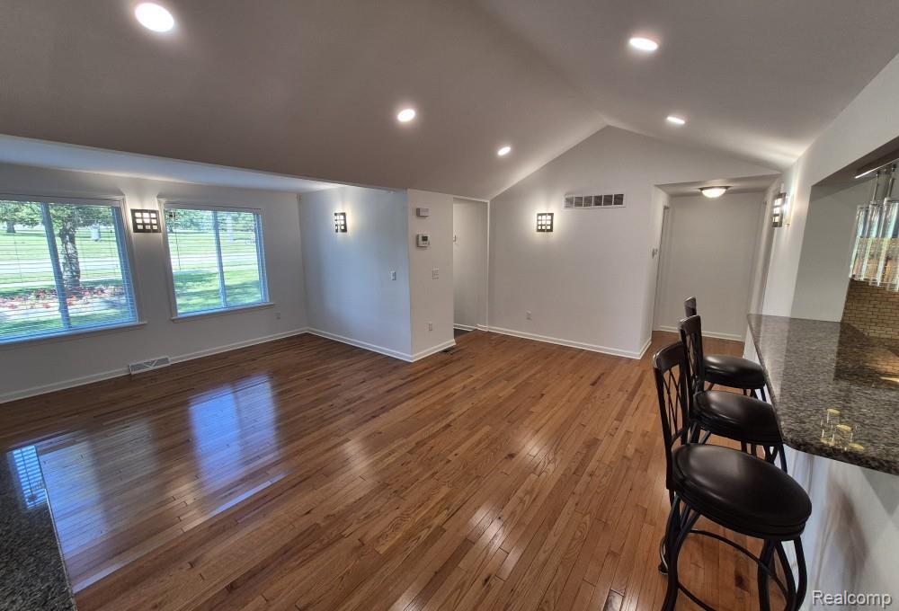 7377 Cooley Lake Road, West Bloomfield, MI 48324 — Photo 28