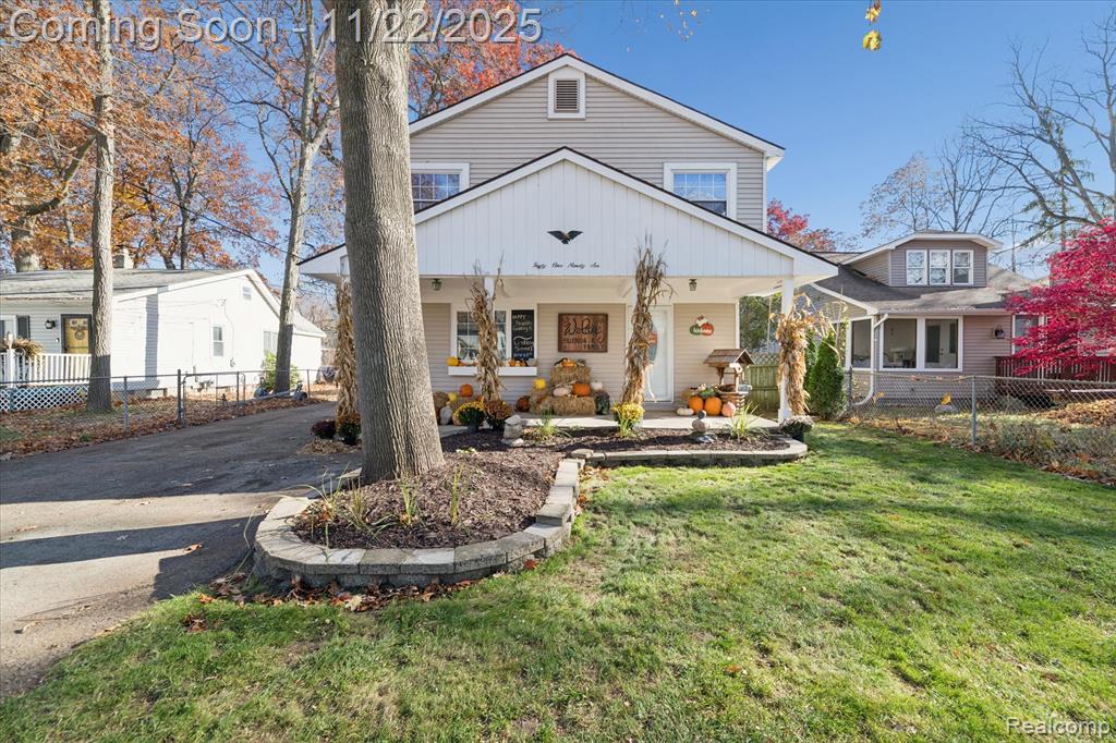 4196 Lotus Drive, Waterford, MI 48329 — front exterior