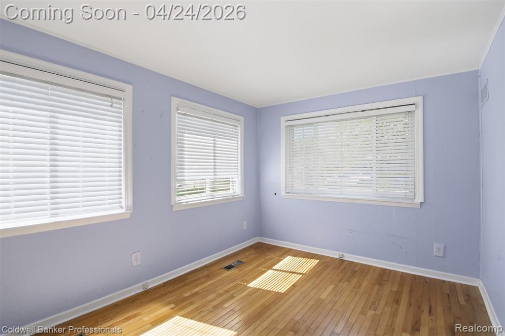 470 Crystalia Street, Commerce Twp, MI 48382 — Photo 15