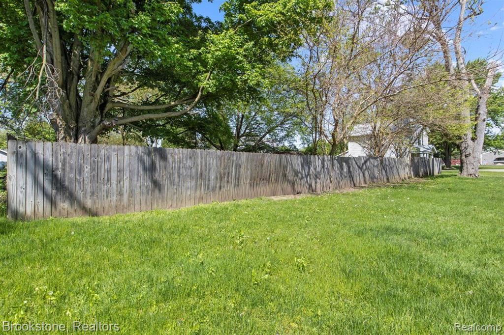 325 N Ann Street, Byron, MI 48418 — Photo 24