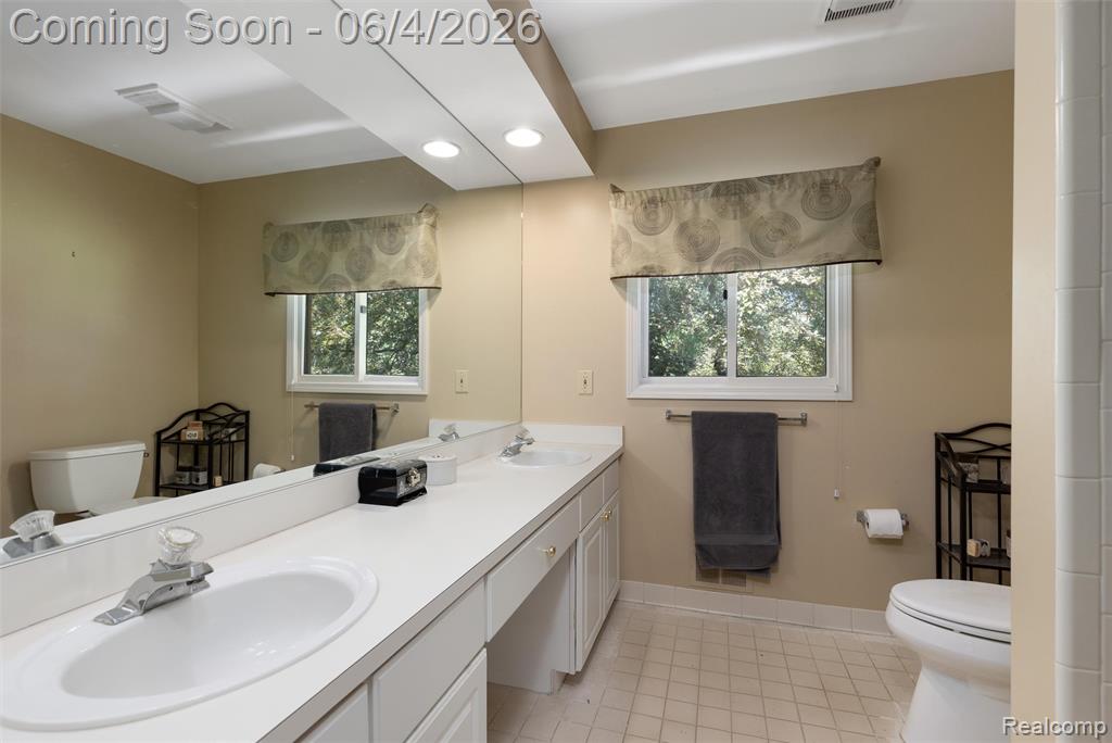 42812 Ledgeview Drive, Novi, MI 48377 — Photo 18
