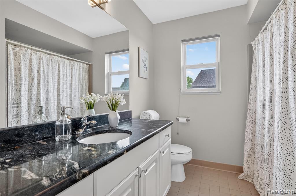 46582 Middle Brook Drive, Macomb, MI 48044 — Photo 23