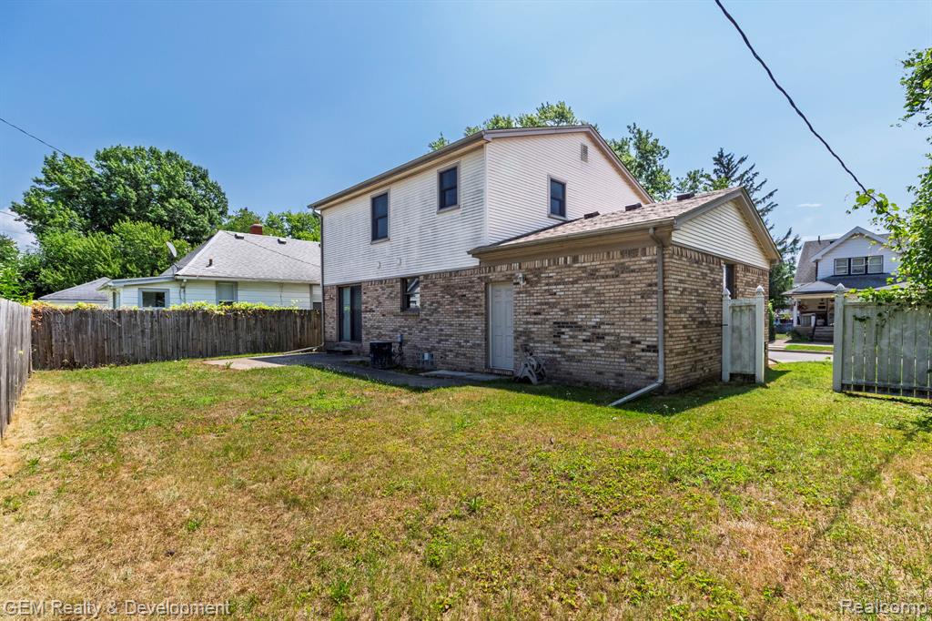 422 Clinton Street, Wyandotte, MI 48192 — Photo 32
