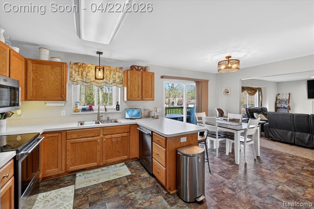 410 Bent Oak Street, Fenton, MI 48430 — Photo 14