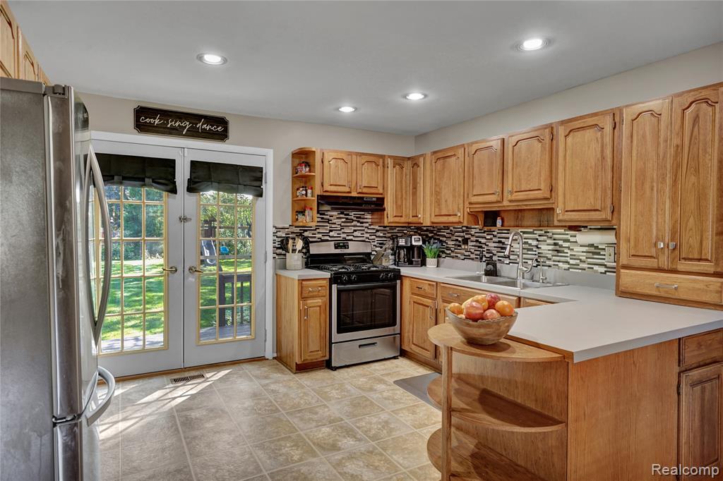 4428 American Heritage Road, Grand Blanc, MI 48439 — Photo 9