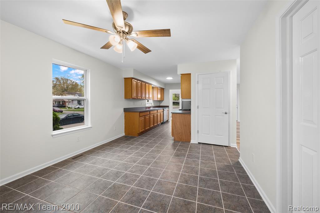 4253 Polk Street, Dearborn Heights, MI 48125 — Photo 16