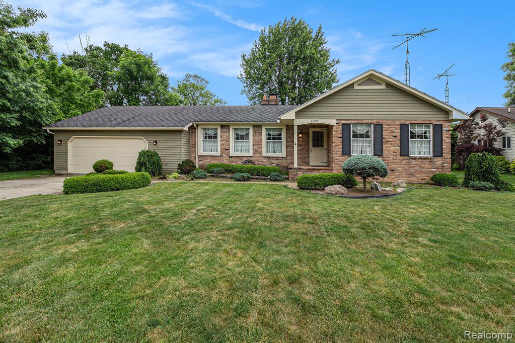 6392 McKenzie Drive, Flint, MI 48507 — Photo 30