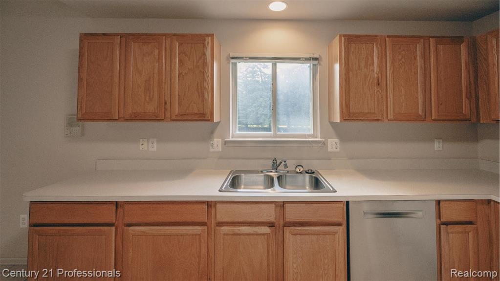 4193 Shorebrook Drive, #68, Sterling Heights, MI 48314 — Photo 19