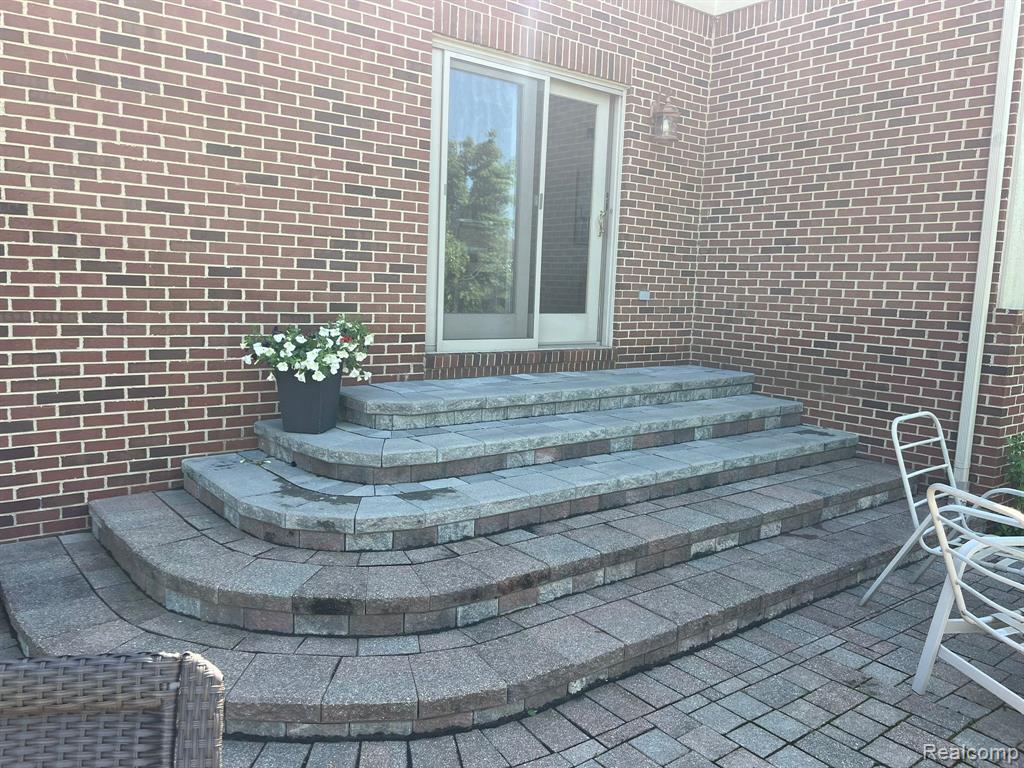 760 PEMBROKE, White Lake, MI — Photo 31