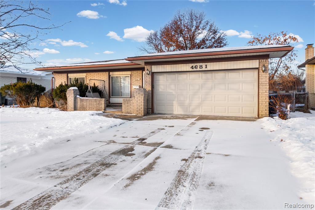 4681 Dickson Drive, Sterling Heights, MI 48310 — Photo 2
