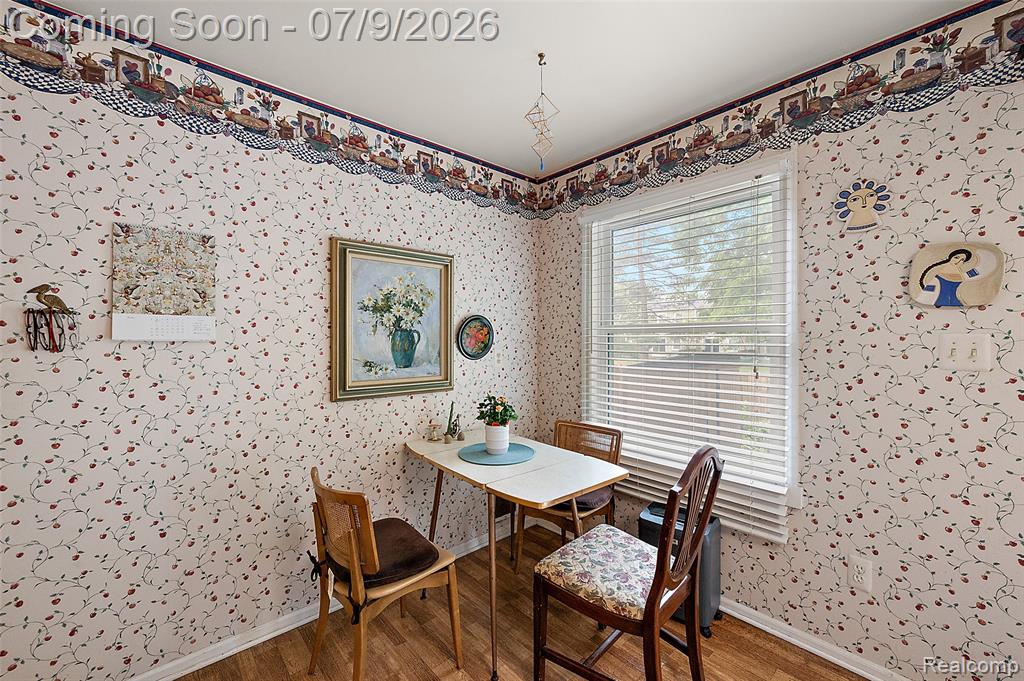 930 Little Hill Court, Rochester Hills, MI 48307 — Photo 28