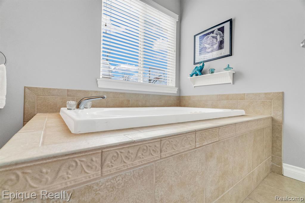 8459 Cranbrook Drive, Grand Blanc, MI 48439 — Photo 34