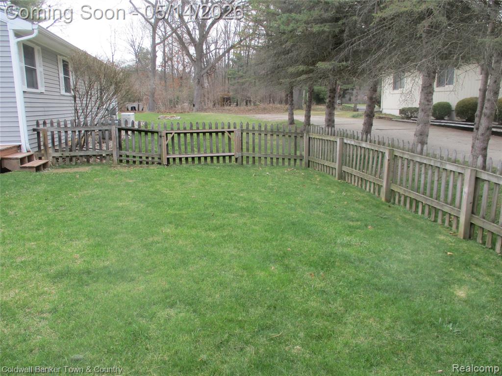 4610 Van Amberg Road, Brighton, MI 48114 — Photo 6
