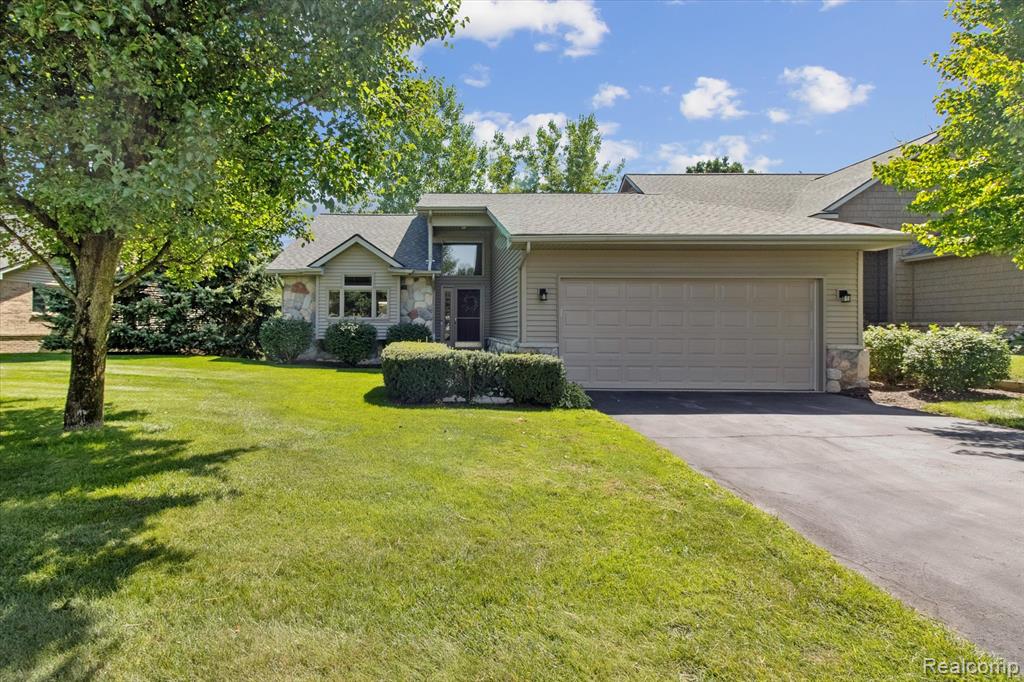 935 Mildred J Court, Brighton, MI 48116 — Photo 3