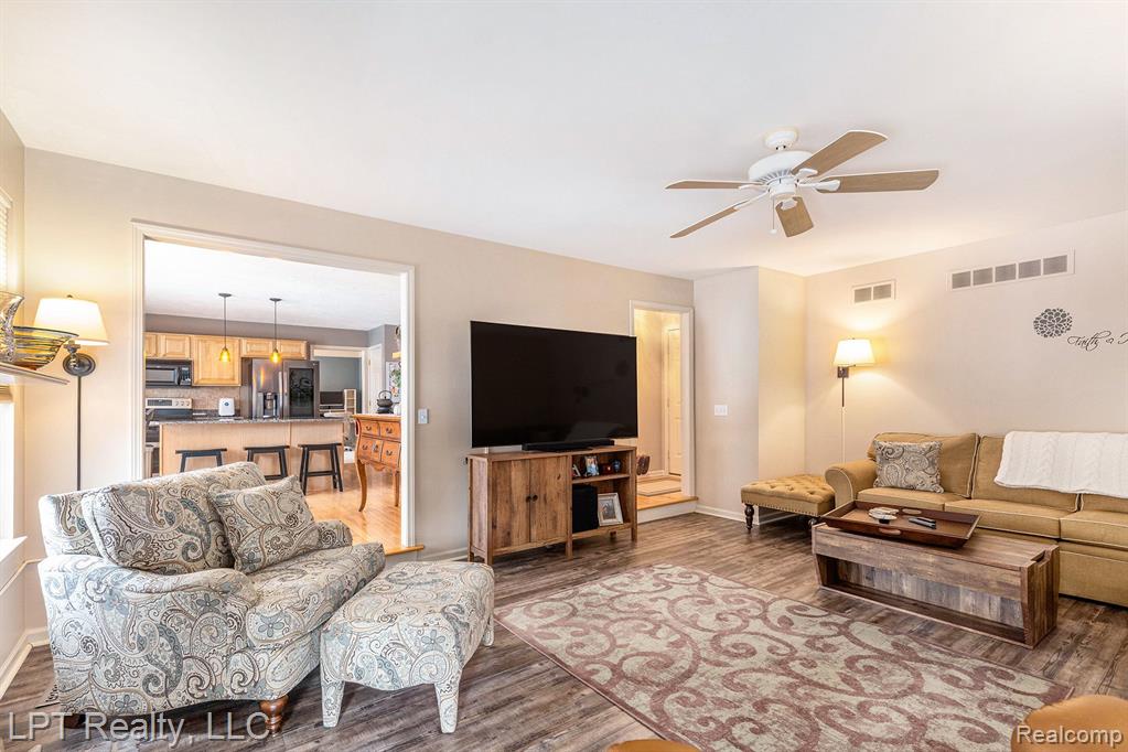 54472 ISLE ROYALE Avenue, Macomb, MI 48042 — Photo 12