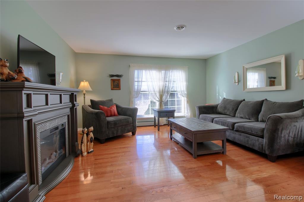 9780 Cambridge Court Cambridge CT., 3, South Lyon, MI 48178 — Photo 6