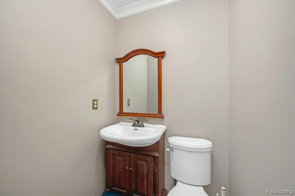 4295 MCKEACHIE Road, White Lake, MI 48383 — Photo 11
