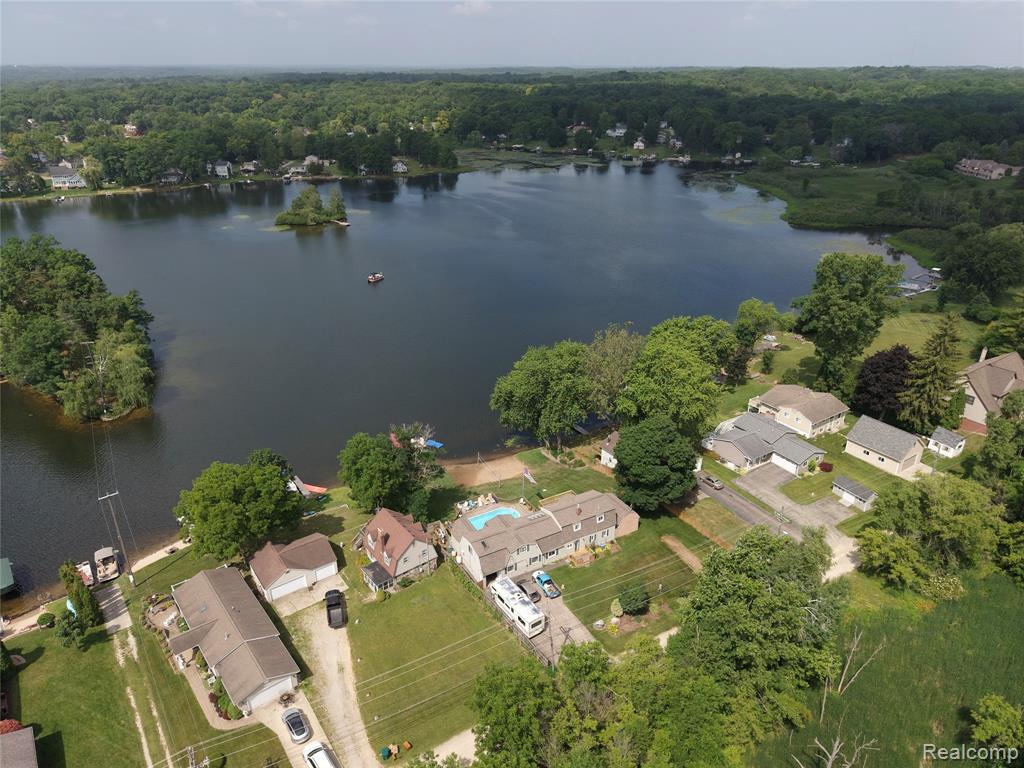 10075 Graham Drive, Clarkston, MI 48348 — Photo 2