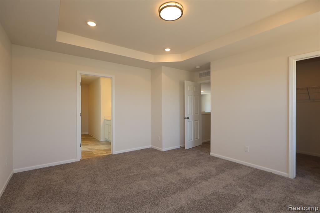 412 Hidden River W W, Holly, MI 48442 — Photo 16