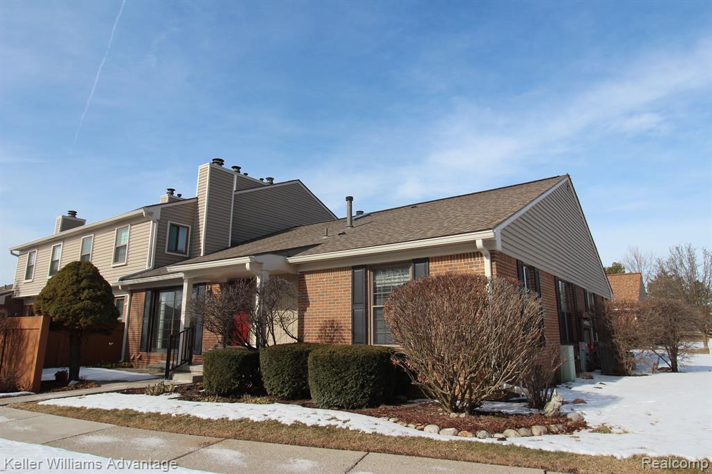 22266 Pondview, Novi, MI — Photo 2