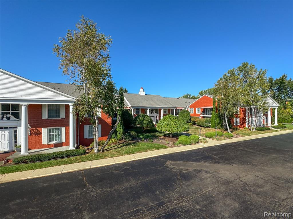 19710 W 13 Mile Road, 108, Beverly Hills, MI 48025 — Photo 43