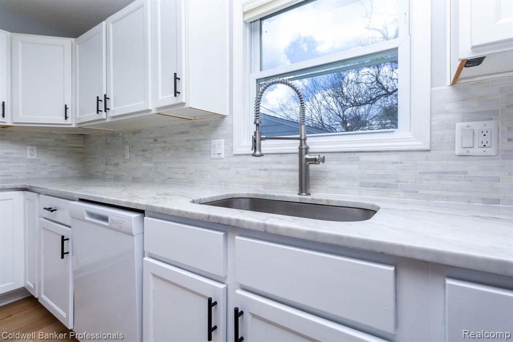 829 N Dorchester Avenue, Royal Oak, MI 48067 — Photo 21