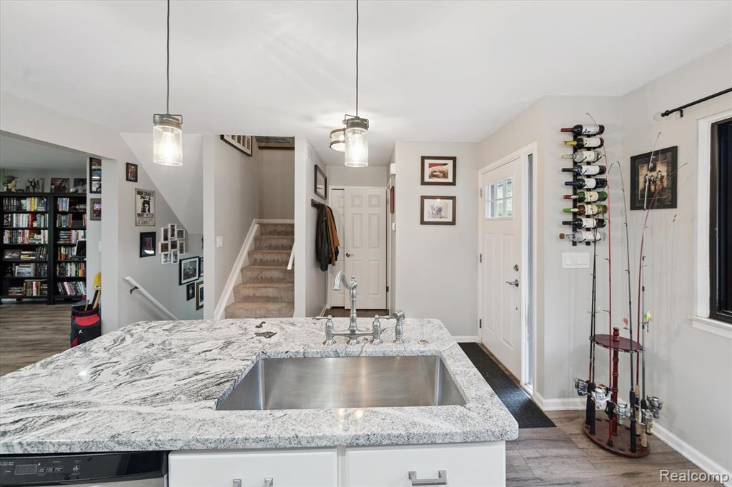 566 Foxboro Square, Brighton, MI 48116 — Photo 11