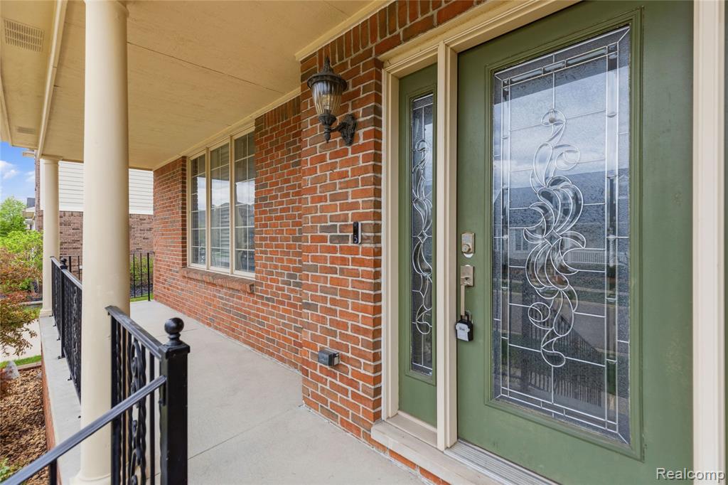 49783 Golden Park Drive, Utica, MI 48315 — Photo 57