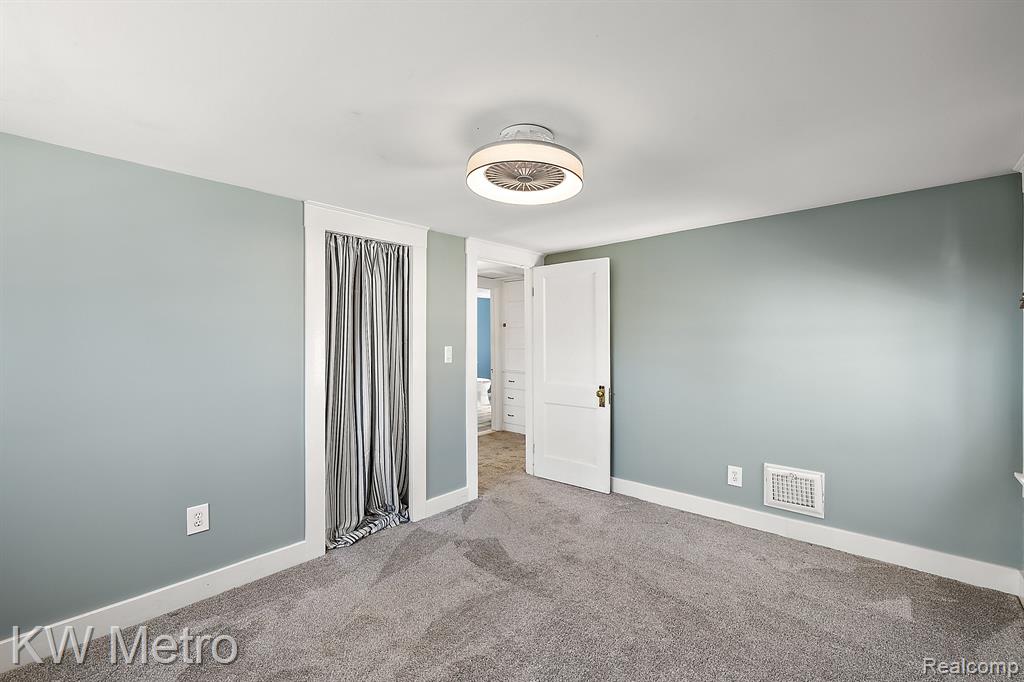 919 N WASHINGTON Avenue, Royal Oak, MI 48067 — Photo 9