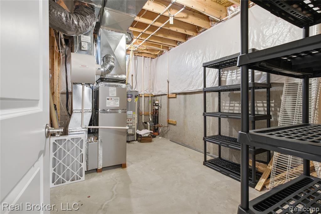 26978 Maxwell Court, Novi, MI — Photo 33