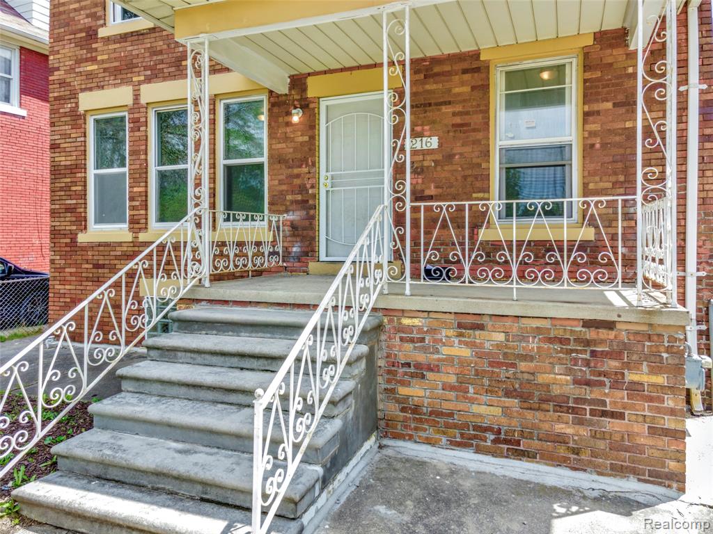 216 Holbrook Street, Detroit, MI 48202 — Photo 7