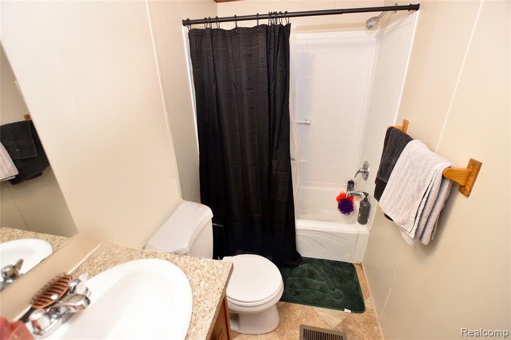 490 Harrison Drive, Davison, MI, 48423