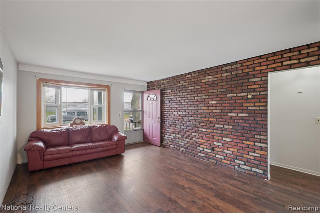 5644 Croissant Street, Dearborn Heights, MI 48125 — Photo 6