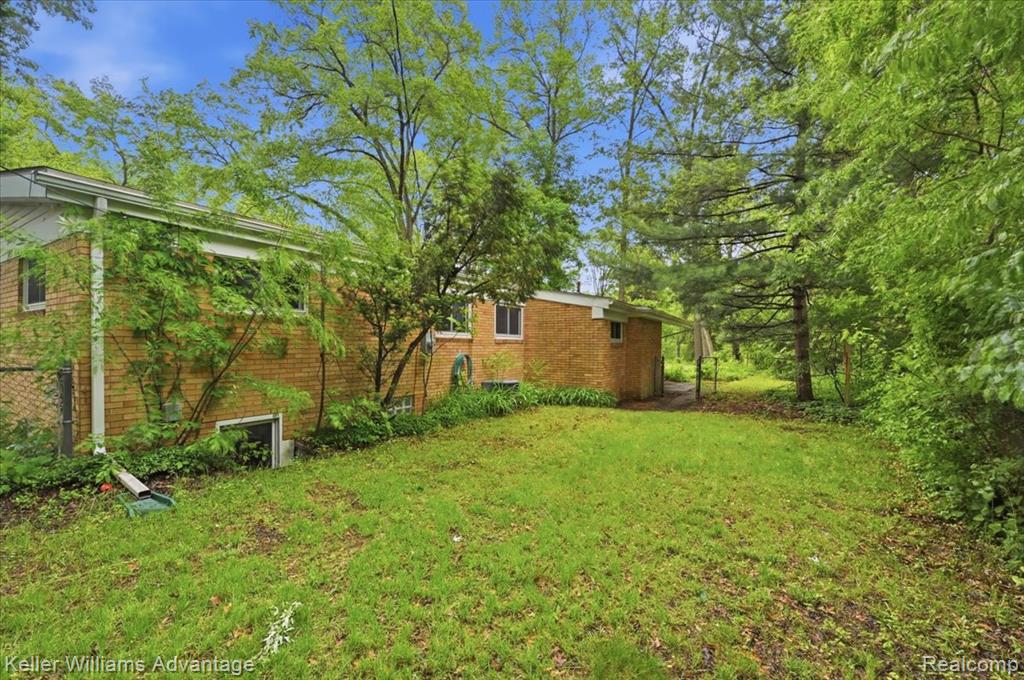 52433 Ihla Street, Utica, MI 48316 — Photo 28