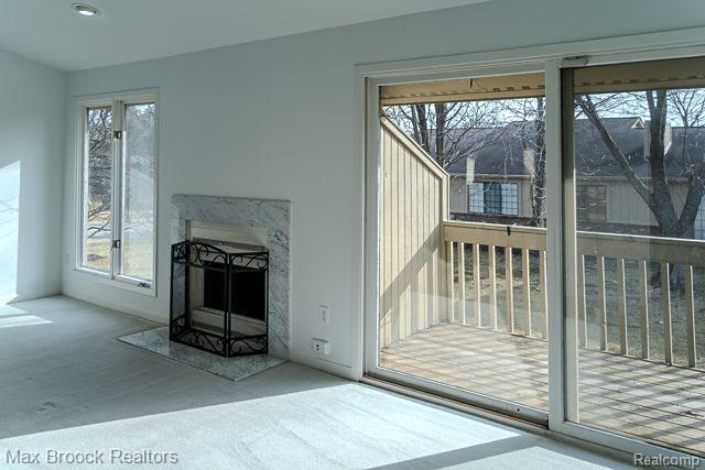 4275 FOXPOINTE Drive, West Bloomfield, MI 48323 — Photo 8