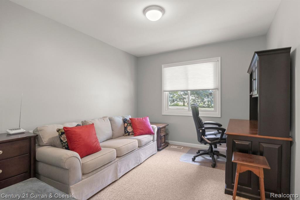 8821 NORTHAMPTON Drive, Plymouth, MI 48170 — Photo 28