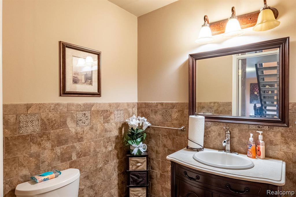 3 BLAIR Lane, Dearborn, MI 48120 — Photo 11