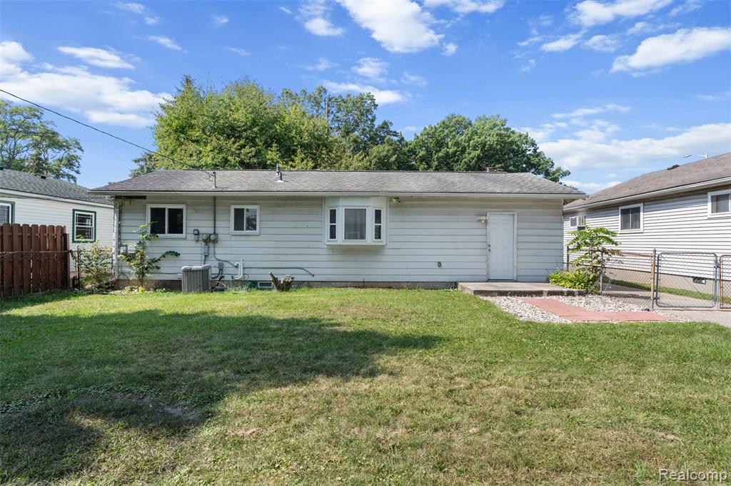 9381 Pardee Road, Taylor, MI 48180 — Photo 20