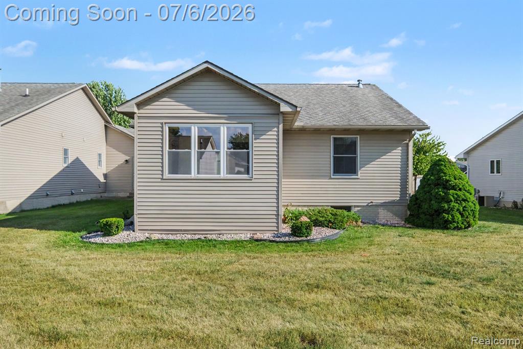 4392 Springbrook Drive, Swartz Creek, MI 48473 — Photo 20
