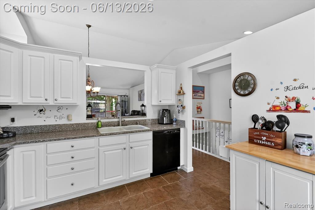6095 Foxwood Court, Saginaw, MI 48638 — Photo 9