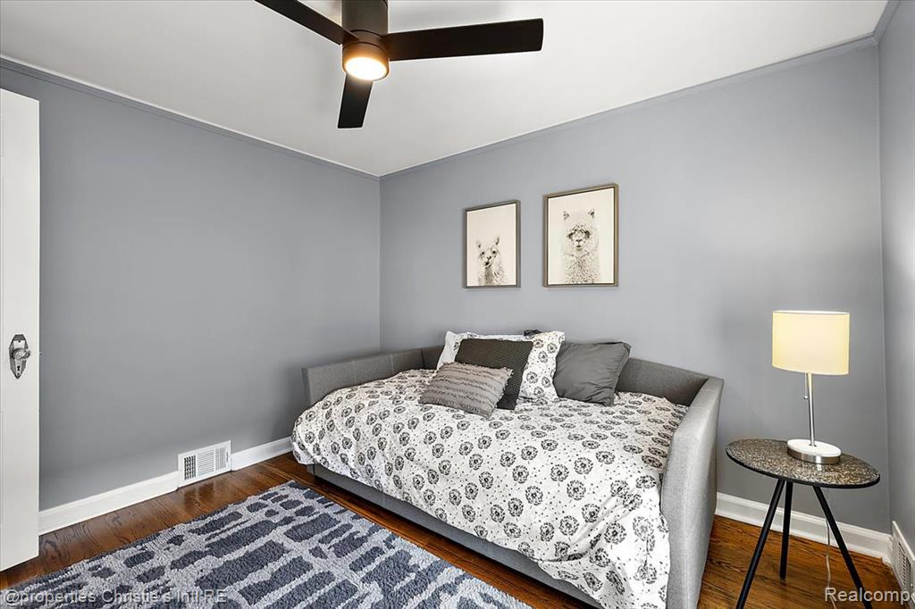 45 Cranford Lane, Grosse Pointe, MI 48230 — Photo 32